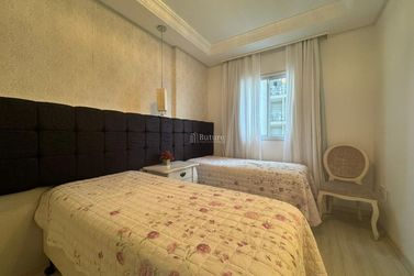 Apartamento &agrave; venda - 171m&sup2; - Meia Praia