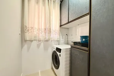 Apartamento &agrave; venda - 70m&sup2; - Meia Praia