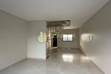 Sobrado &agrave; venda - 167m&sup2; - Morretes