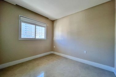 Apartamento &agrave; venda - 156m&sup2; - Meia Praia