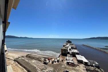 Apartamento &agrave; venda - 140m&sup2; - Meia Praia