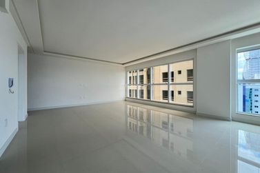 Apartamento &agrave; venda - 180m&sup2; - Meia Praia