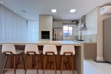 Apartamento &agrave; venda - 198m&sup2; - Meia Praia