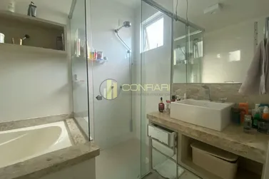 Apartamento &agrave; venda - 127m&sup2; - Meia Praia