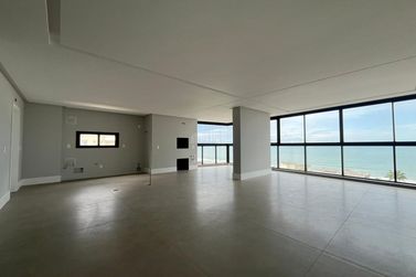 Apartamento &agrave; venda - 200m&sup2; - Meia Praia