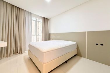 Apartamento &agrave; venda - 220m&sup2; - Meia Praia