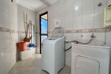 Apartamento &agrave; venda - 147m&sup2; - Meia Praia