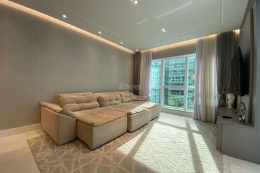 Apartamento &agrave; venda - 182m&sup2; - Meia Praia