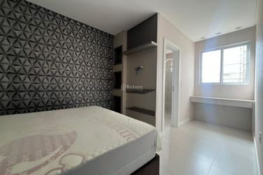 Apartamento &agrave; venda - 141m&sup2; - Meia Praia