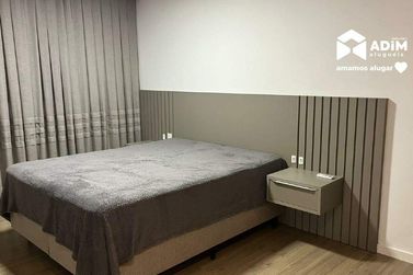 Apartamento para alugar - 200m&sup2; - Meia Praia