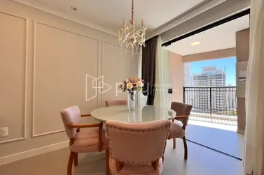 Apartamento &agrave; venda - 70m&sup2; - Meia Praia