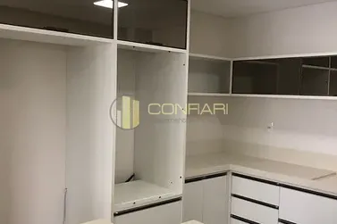 Apartamento &agrave; venda - 145m&sup2; - Meia Praia
