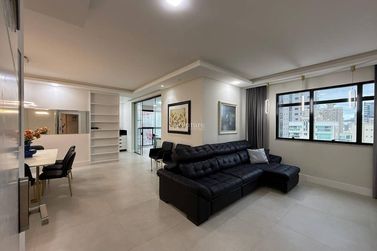 Apartamento &agrave; venda - Meia Praia