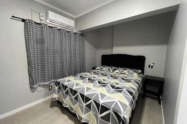 Apartamento &agrave; venda - 115m&sup2; - Meia Praia