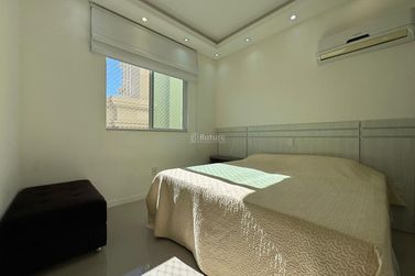 Apartamento &agrave; venda - 180m&sup2; - Meia Praia