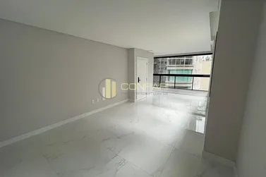 Apartamento &agrave; venda - 101m&sup2; - Meia Praia