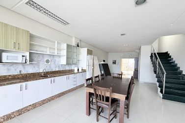 Casa &agrave; venda - 170m&sup2; - 