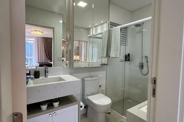 Apartamento &agrave; venda - 229m&sup2; - Meia Praia
