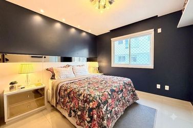 Apartamento &agrave; venda - 121m&sup2; - Meia Praia