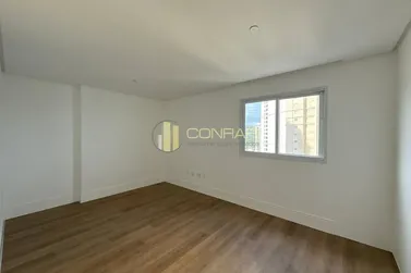 Apartamento &agrave; venda - 161m&sup2; - Centro