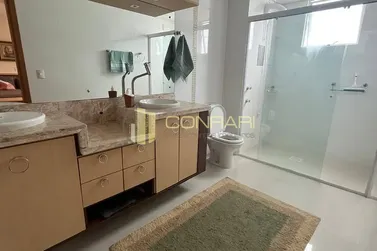 Apartamento para alugar - 212m&sup2; - meia praia