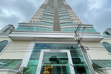 Apartamento &agrave; venda - 270m&sup2; - Meia Praia