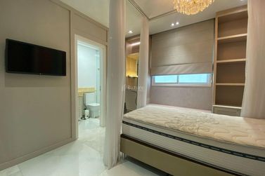 Apartamento &agrave; venda - 182m&sup2; - Meia Praia