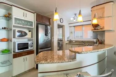 Apartamento &agrave; venda - 180m&sup2; - Centro