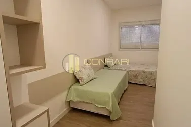 Apartamento para alugar - 180m&sup2; - Meia Praia