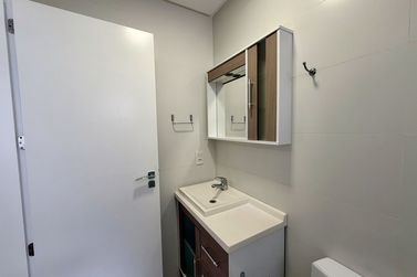 Apartamento &agrave; venda - 110m&sup2; - Meia Praia
