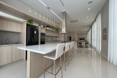 Apartamento &agrave; venda - 180m&sup2; - Meia Praia