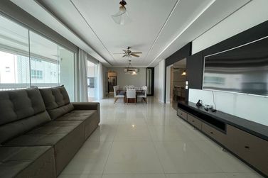 Apartamento &agrave; venda - 228m&sup2; - Meia Praia