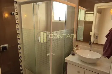 Apartamento &agrave; venda - 168m&sup2; - Meia Praia