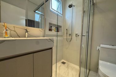 Apartamento &agrave; venda - 142m&sup2; - Meia Praia