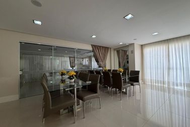 Apartamento &agrave; venda - 130m&sup2; - Centro