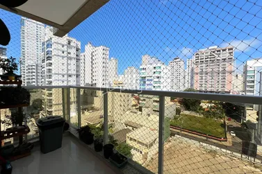 Apartamento &agrave; venda - 82m&sup2; - Meia Praia