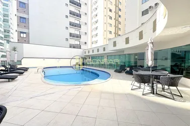 Apartamento &agrave; venda - 117m&sup2; - Meia Praia