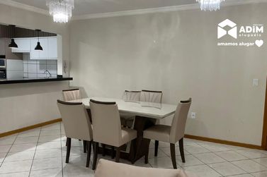 Apartamento para alugar - 140m&sup2; - Meia Praia