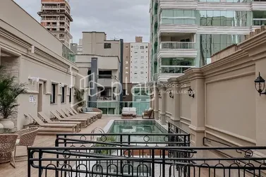Apartamento &agrave; venda - 160m&sup2; - Meia Praia