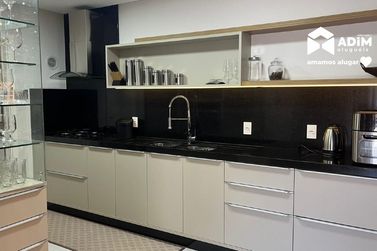 Apartamento para alugar - 200m&sup2; - Meia Praia