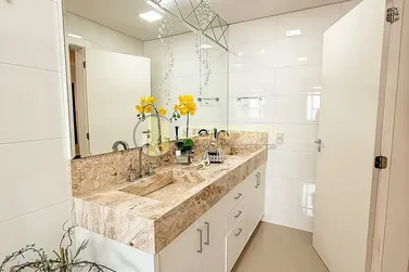 Apartamento &agrave; venda - 1589m&sup2; - meia praia