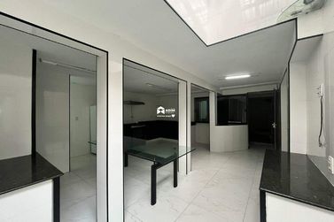 Casa para alugar - 252m&sup2; - Municipios