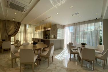Apartamento &agrave; venda - 140m&sup2; - Meia Praia