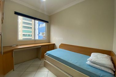 Apartamento &agrave; venda - 139m&sup2; - Meia Praia
