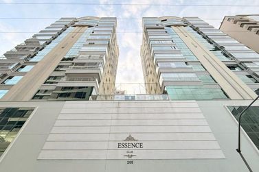 Apartamento &agrave; venda - 121m&sup2; - Meia Praia