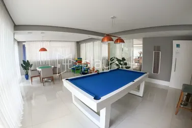 Apartamento &agrave; venda - 145m&sup2; - Meia Praia