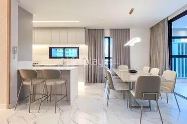 Apartamento &agrave; venda - 114m&sup2; - Meia Praia