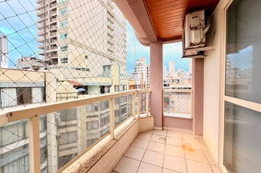 Apartamento &agrave; venda - 114m&sup2; - Meia Praia