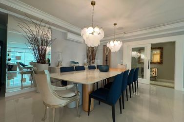 Apartamento &agrave; venda - 281m&sup2; - Meia Praia