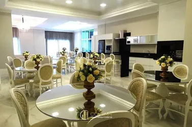 Apartamento &agrave; venda - 140m&sup2; - Centro